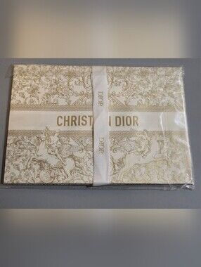 CHRISTIAN DOIR GIFT BAG WITH BOW 9.5 x 7 x 3